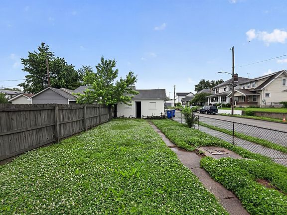 5th image of 2074 Benninghofen Ave