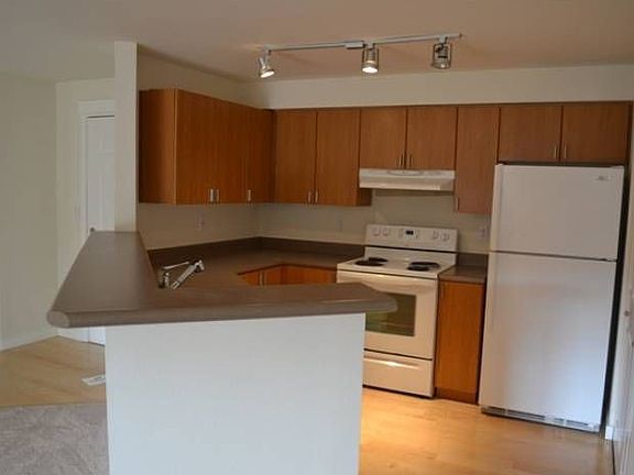 2nd image of 7711 NE 175th St Unit E212