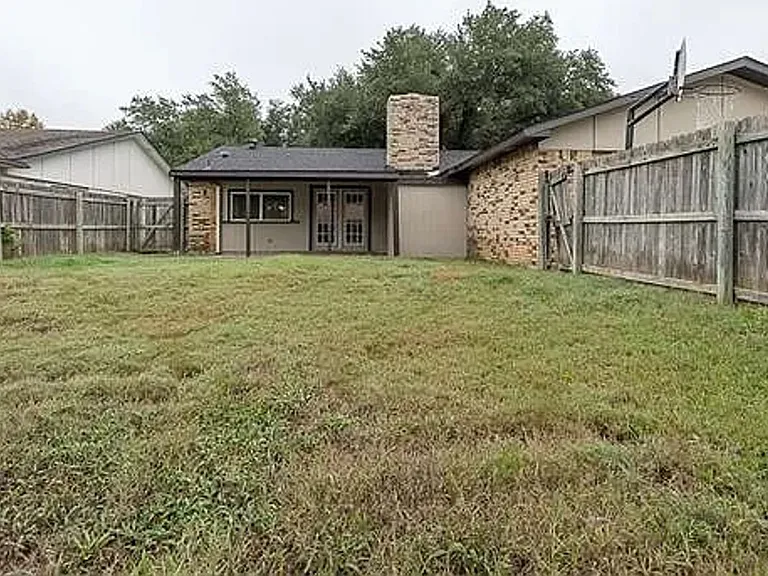 2809 Dove Meadow Dr — Photo 2