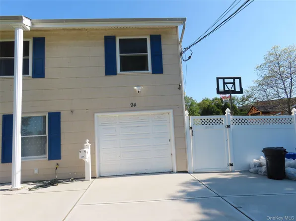 94 Neptune Ave, West Babylon, NY 11704