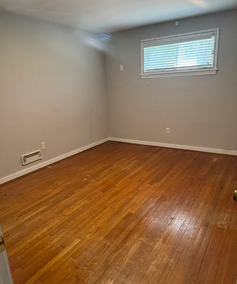 10548 Ashburn Rd N — Photo 7