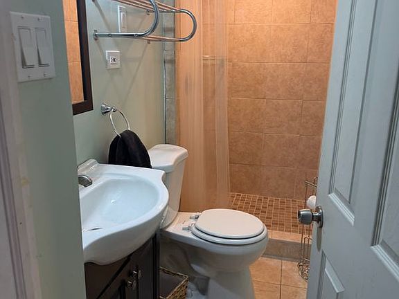 5th image of 6532 Kindred St