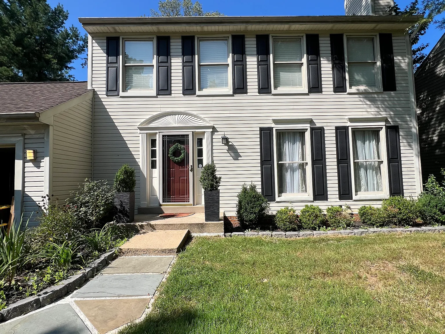 3 bed, 2437 sqft, $3,700 — Photo 1