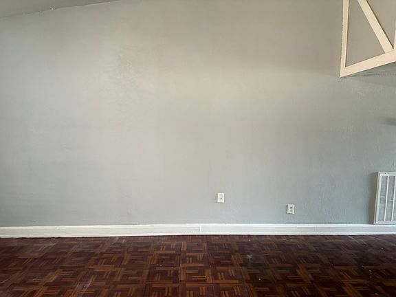 2nd image of 5052 Avery Ln