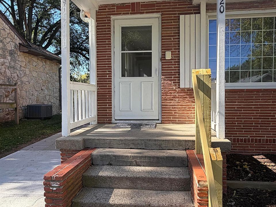 1st image of 820 S 9th St