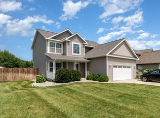10332 Laurel Woods Pl, Freeland, MI