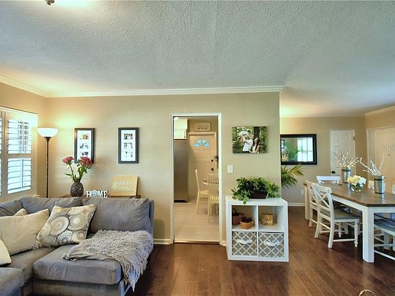 5th image of 402 Avenue F SE