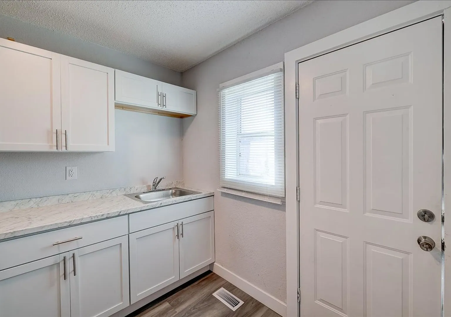 125 NW Aurora Avenue — Photo 3