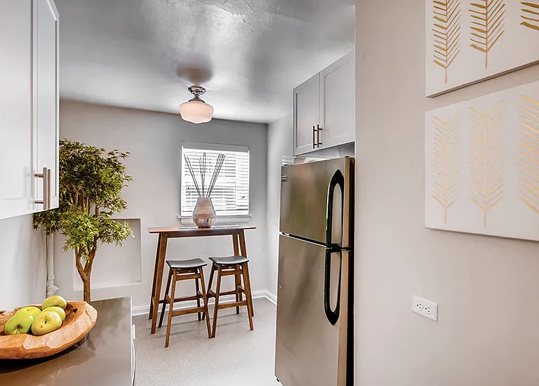 1020 Lincoln St — Photo 6