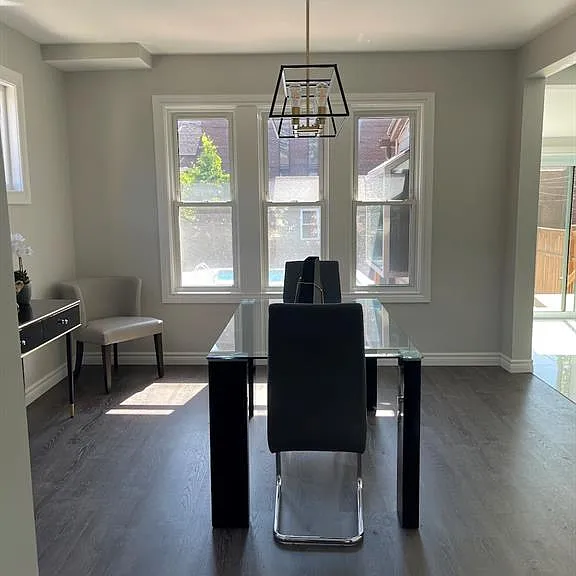 1677 Victoria Ave — Photo 8