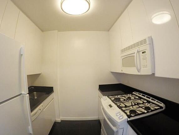 4th image of 501 E 87th St APT 14F