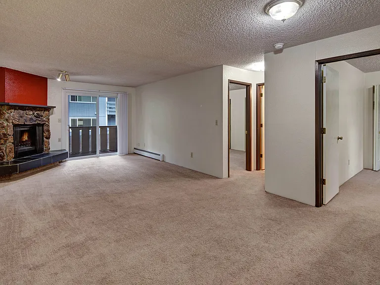The Greenbriar — Photo 9