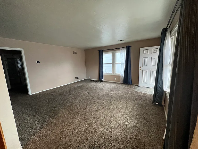 1915 I St — Photo 2