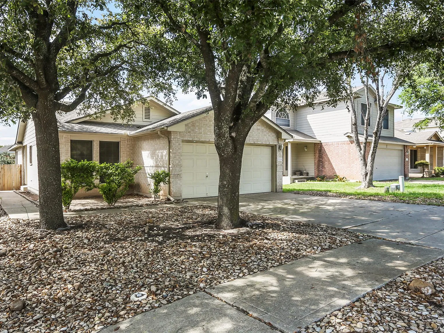 3 bed, 2.0 bath, 1271 sqft, $1,895 — Photo 1