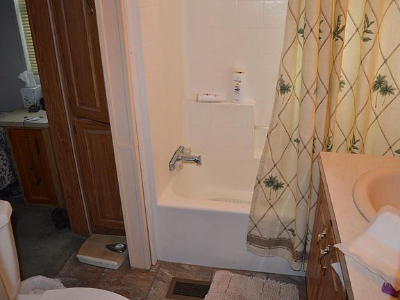 4th image of 213 E Gila Dr