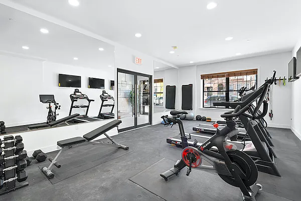 Rented by URBAN UTOPIA REALTY LLC | media 16