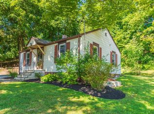 53 Niagara Rd, Pleasant Valley, NY 12569