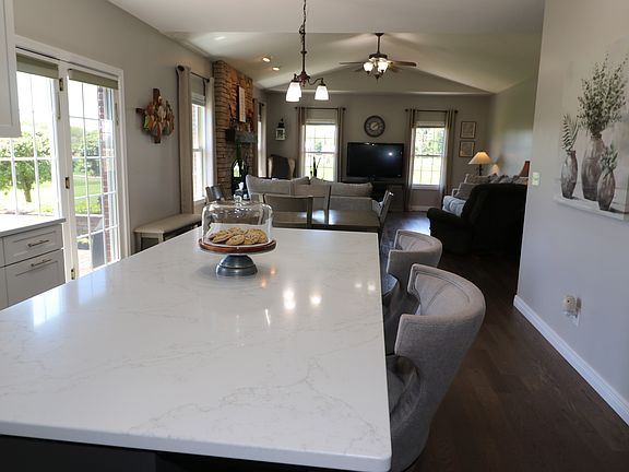 3rd image of 1171 Legacy Ln