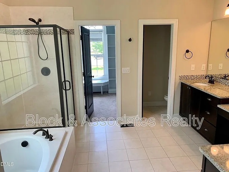 5013 Kettle Creek Way — Photo 8