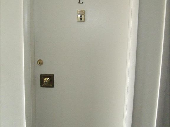 3rd image of 7522 Hazelcrest Dr