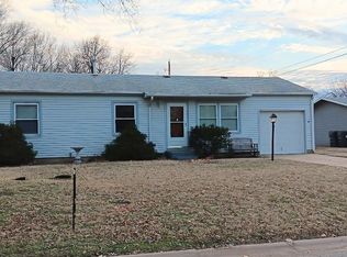 305 SW 9th St, Newton, KS 67114