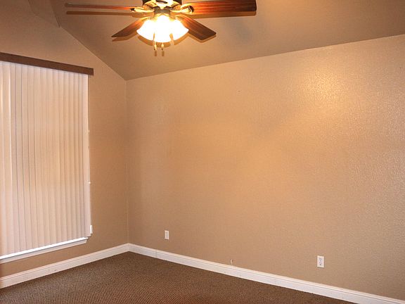 4th image of 101 Lago Lindo Dr