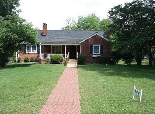 228 Hillsboro St, Pittsboro, NC 27312