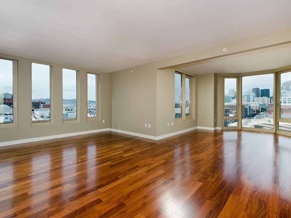 1st image of 88 King St Unit 1008
