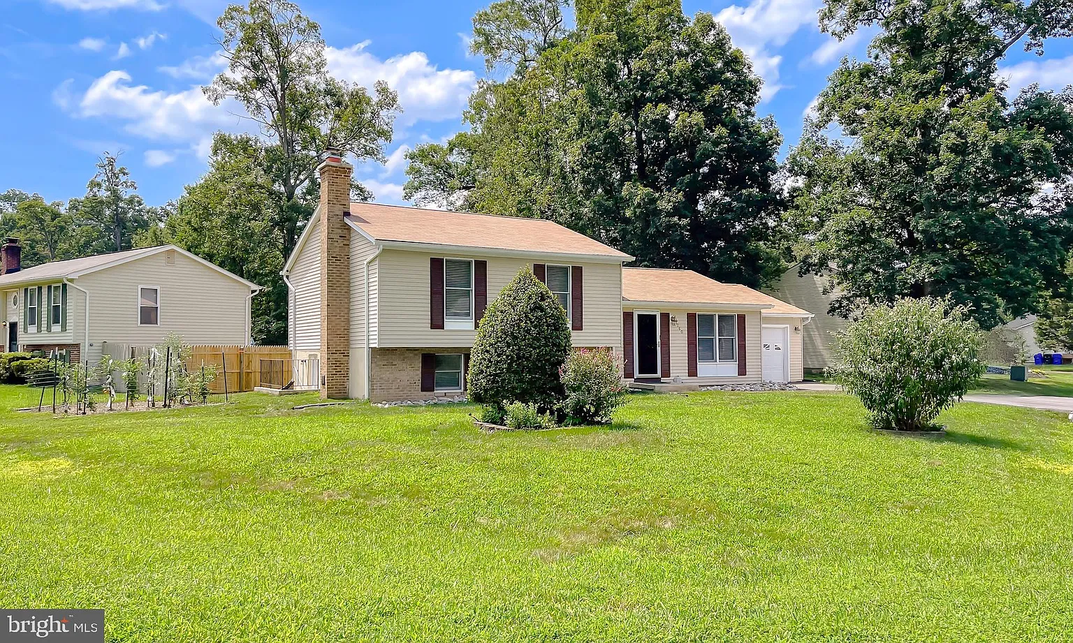 1760 Red Oak Ln photo 1
