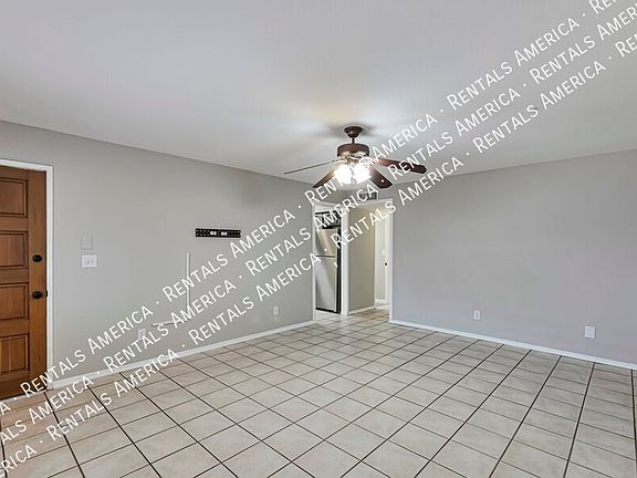 2nd image of 944 N Catalina Ave