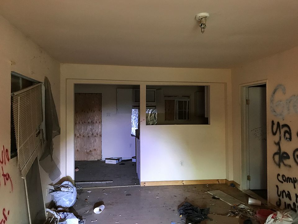 2nd image of 307 Pico St