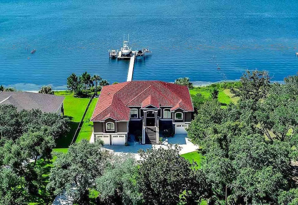 1st image of 4449 Soundside Dr