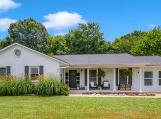 6934 Love Ln, Hixson, TN 37343