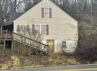 523 W Main St, Sophia, WV 25921