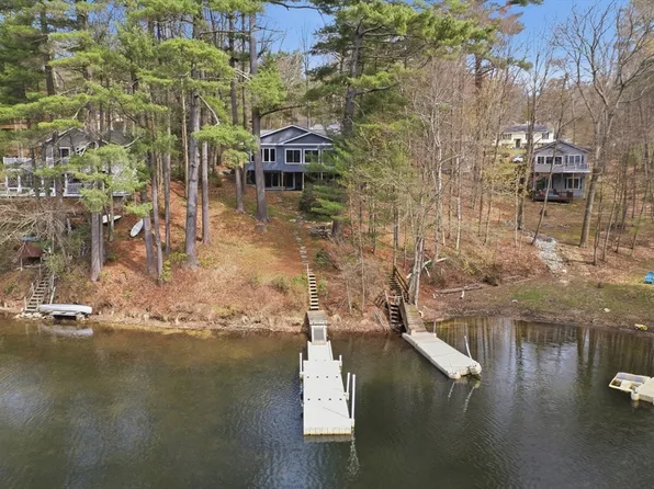 104 S Shore Dr, Sturbridge, MA 01566