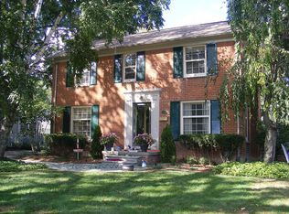 1782 Hawthorne Rd, Grosse Pointe Woods, MI 48236