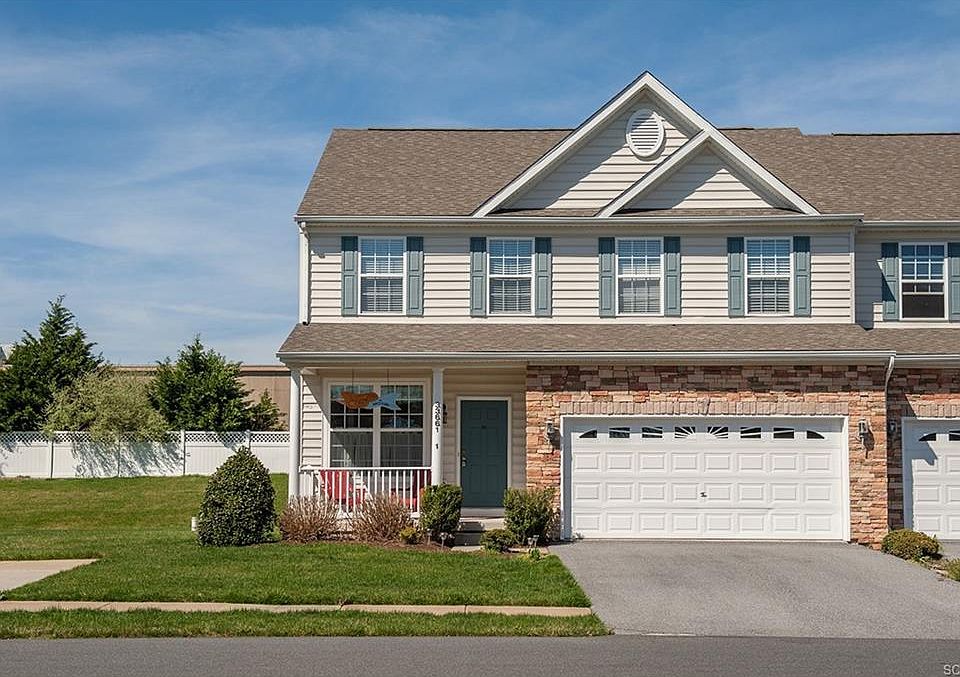 1st image of 33661 Village Dr