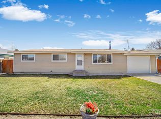 1224 Utah St, Gooding, ID 83330
