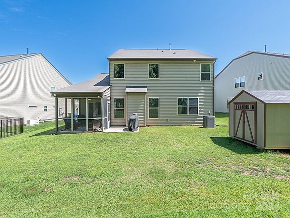 2nd image of 213 Tasman Dr