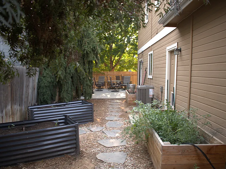 1563 W Cyrus St — Photo 15