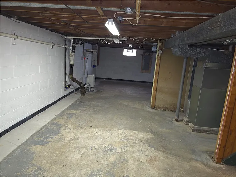 379 Hollybrook Rd — Photo 35