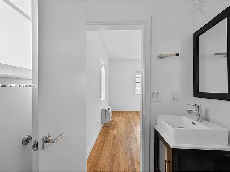 1552 Euclid Ave #4 — Photo 24