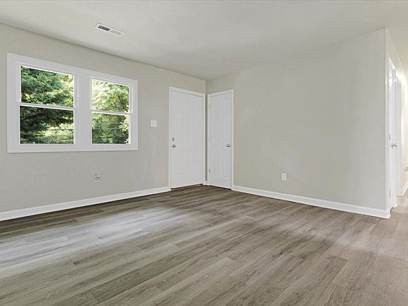 3rd image of 1602 Baldwin Ave NE