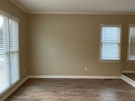 3rd image of 655 River Overlook Dr