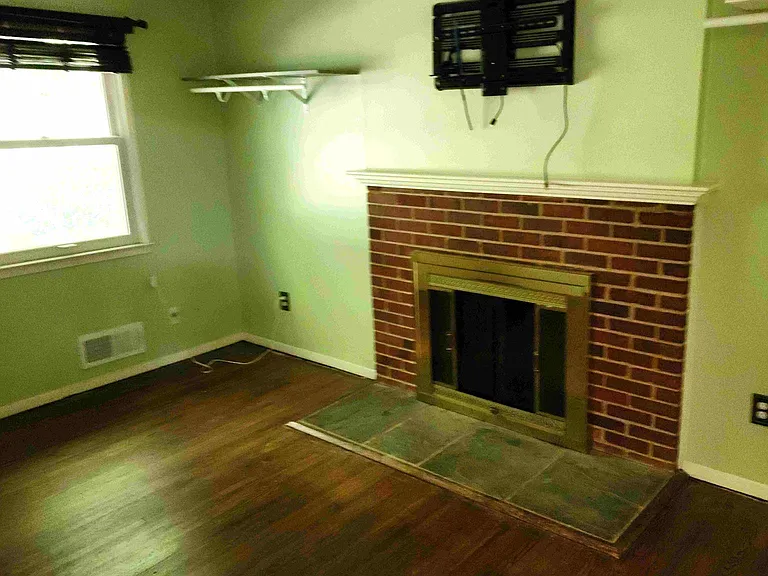 6507 Byron Ave — Photo 7
