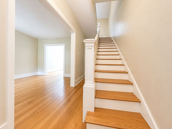 2nd image of 5850 Douglas St