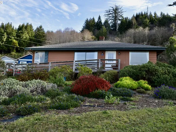 29135 Ellensburg Ave, Gold Beach, OR 97444