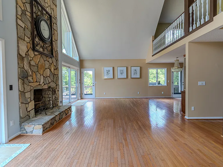256 Greenbay Rd — Photo 21