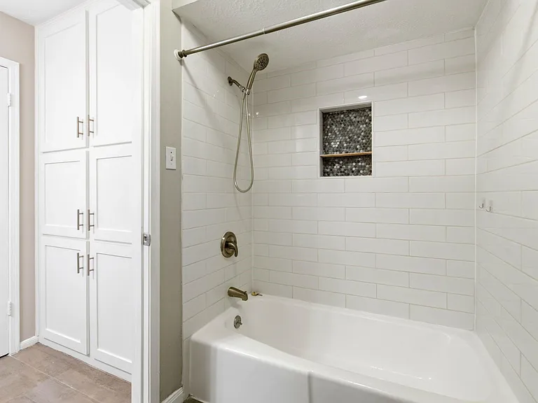 6307 Jadecrest Dr — Photo 38