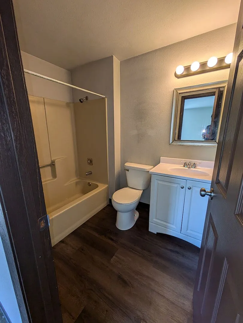 1405 S Norwood Ave — Photo 4